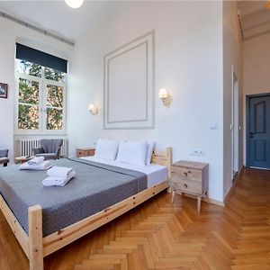 Cezayir Rooms